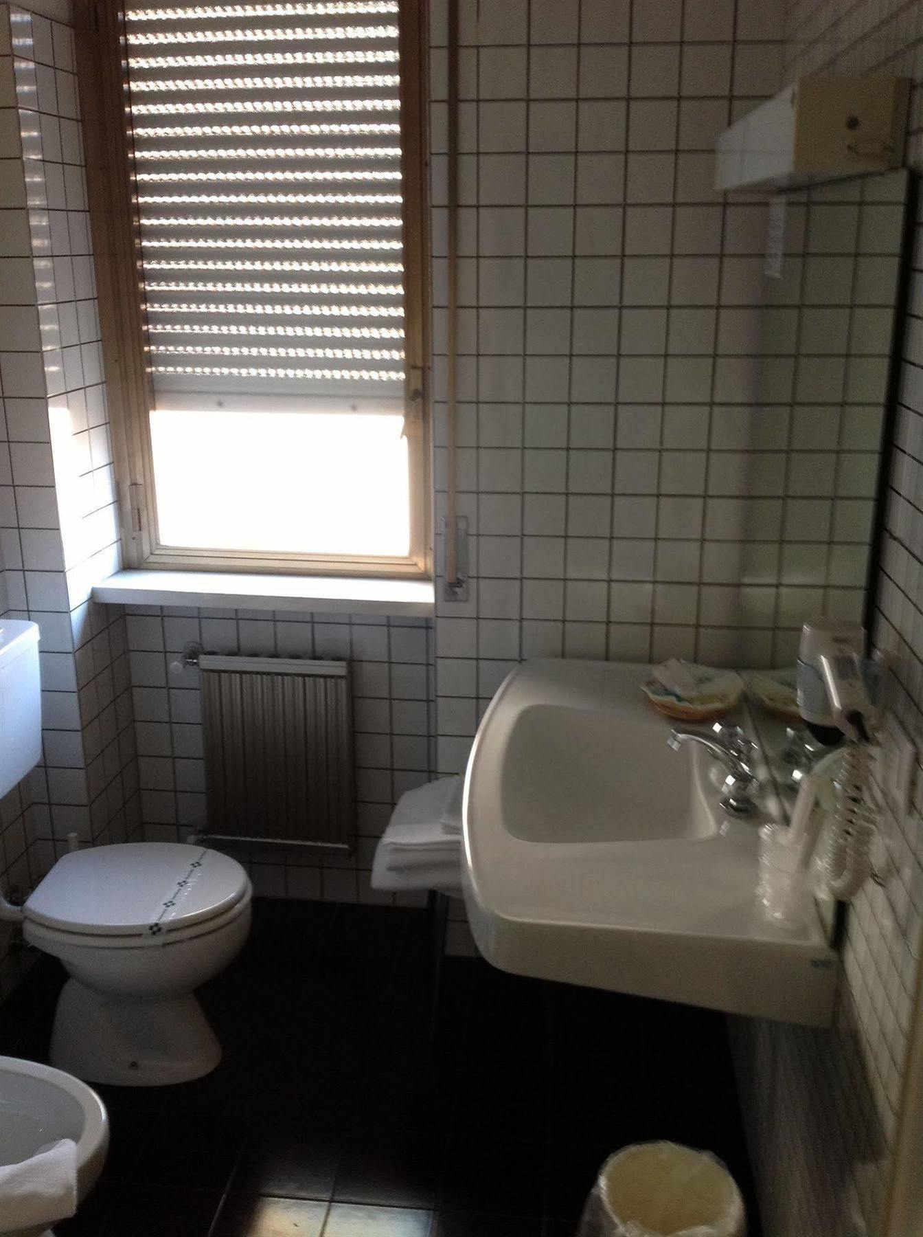 Hotel Antares Arona Buitenkant foto