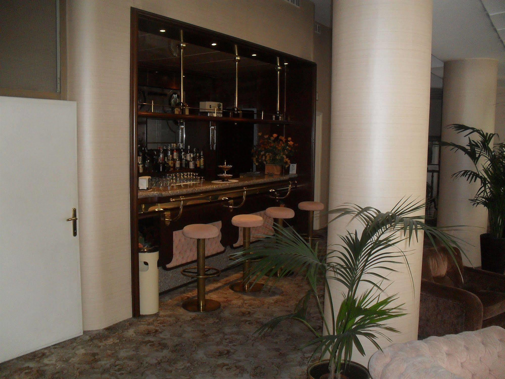 Hotel Antares Arona Buitenkant foto